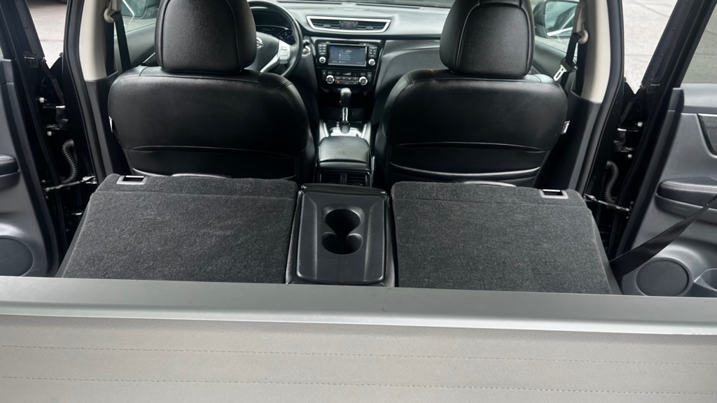 Photo 47 of this NISSAN ROGUE