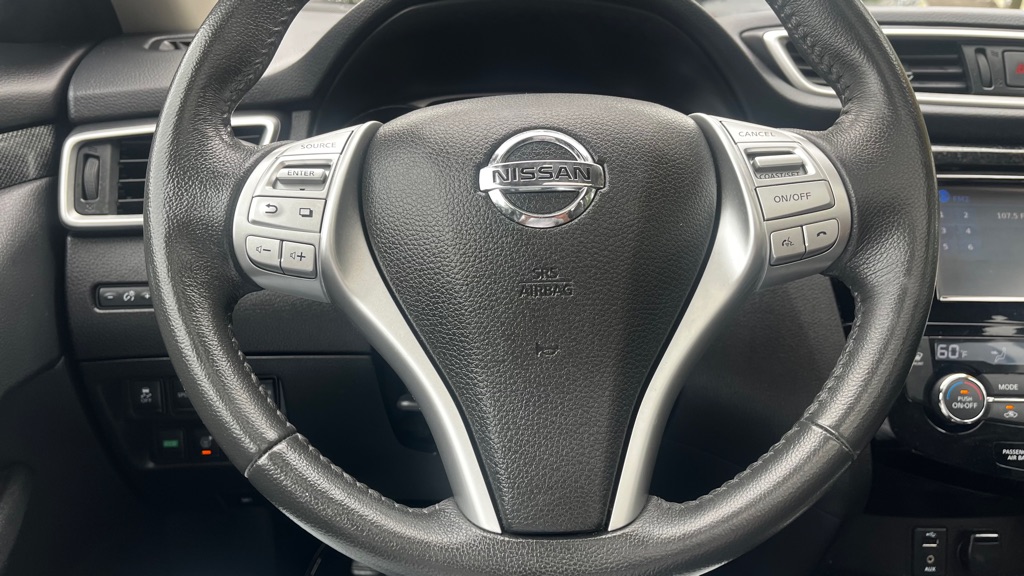 Photo 17 of this NISSAN ROGUE