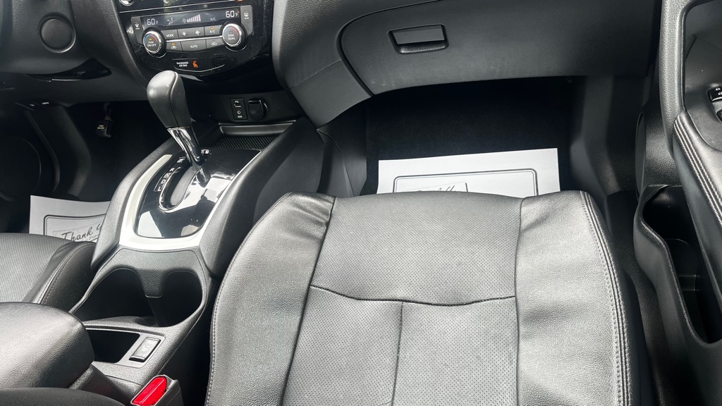 Photo 39 of this NISSAN ROGUE