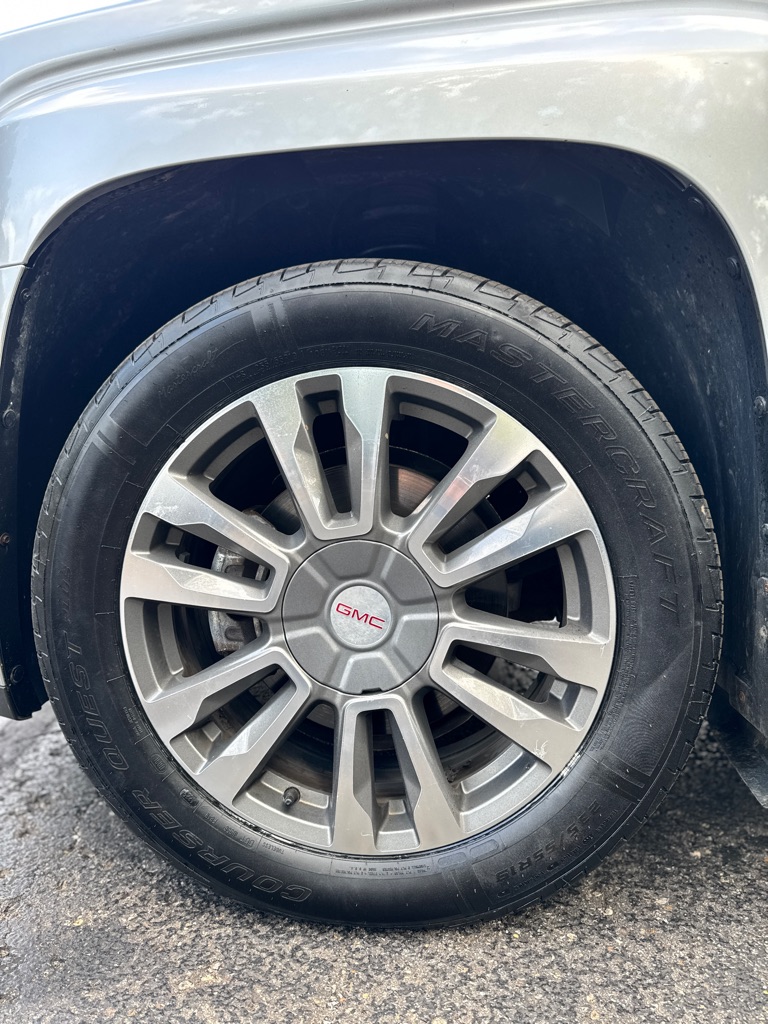 Photo 13 of this GMC TERRAIN