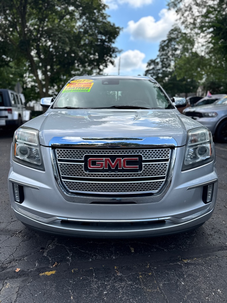 Photo 8 of this GMC TERRAIN