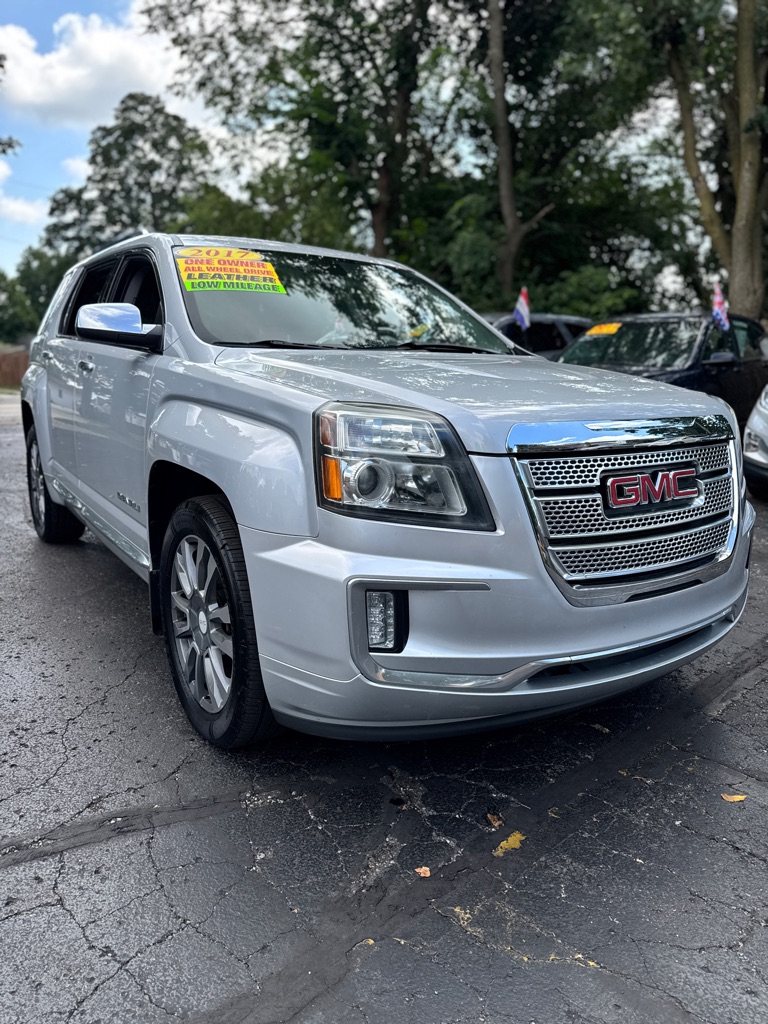 Photo 7 of this GMC TERRAIN