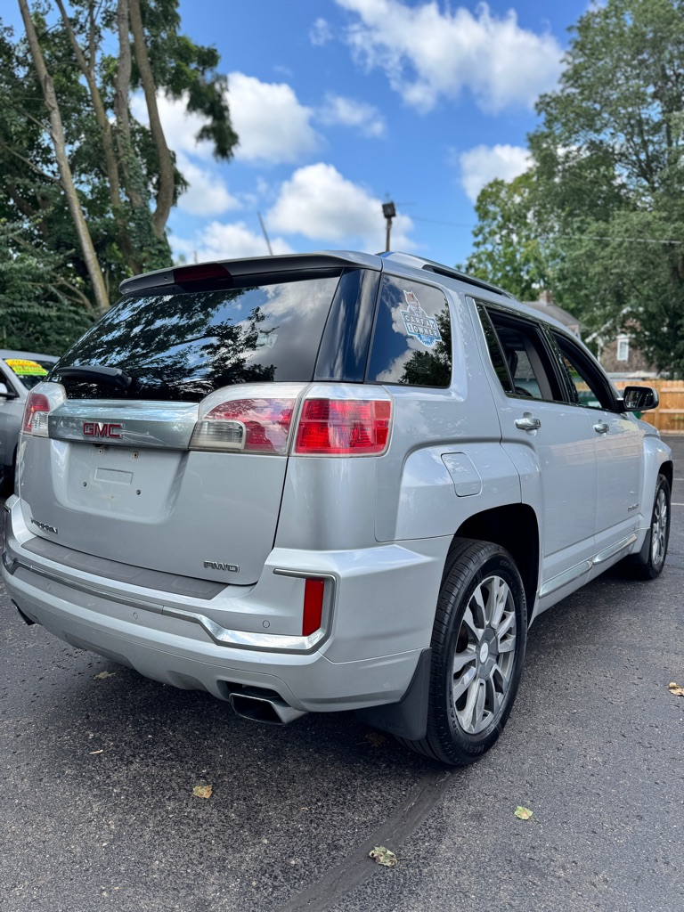 Photo 5 of this GMC TERRAIN