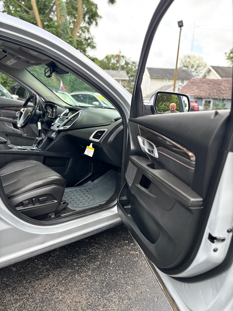 Photo 38 of this GMC TERRAIN