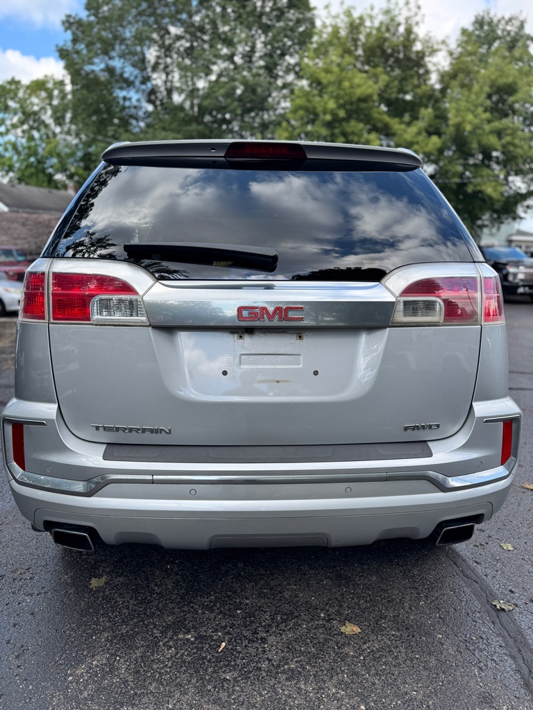 Photo 4 of this GMC TERRAIN