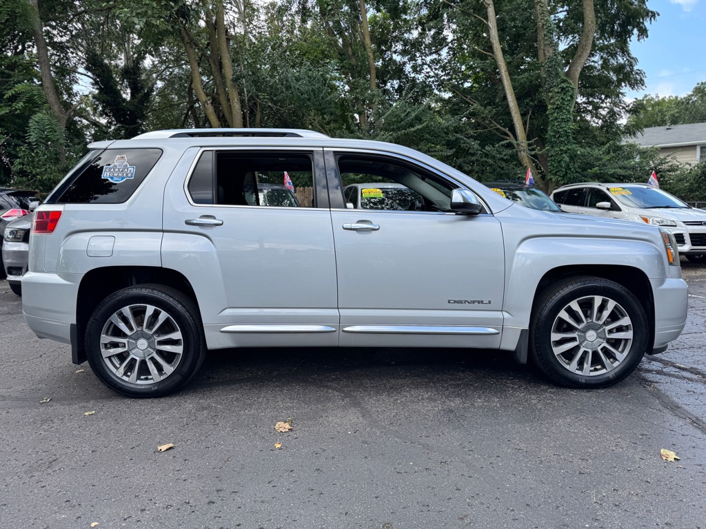 Photo 6 of this GMC TERRAIN
