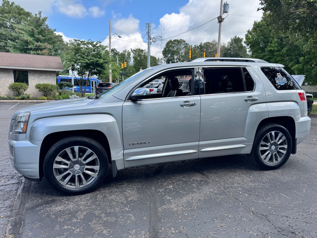 Photo 2 of this GMC TERRAIN