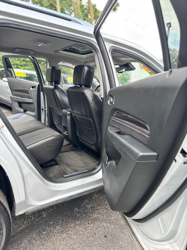 Photo 35 of this GMC TERRAIN