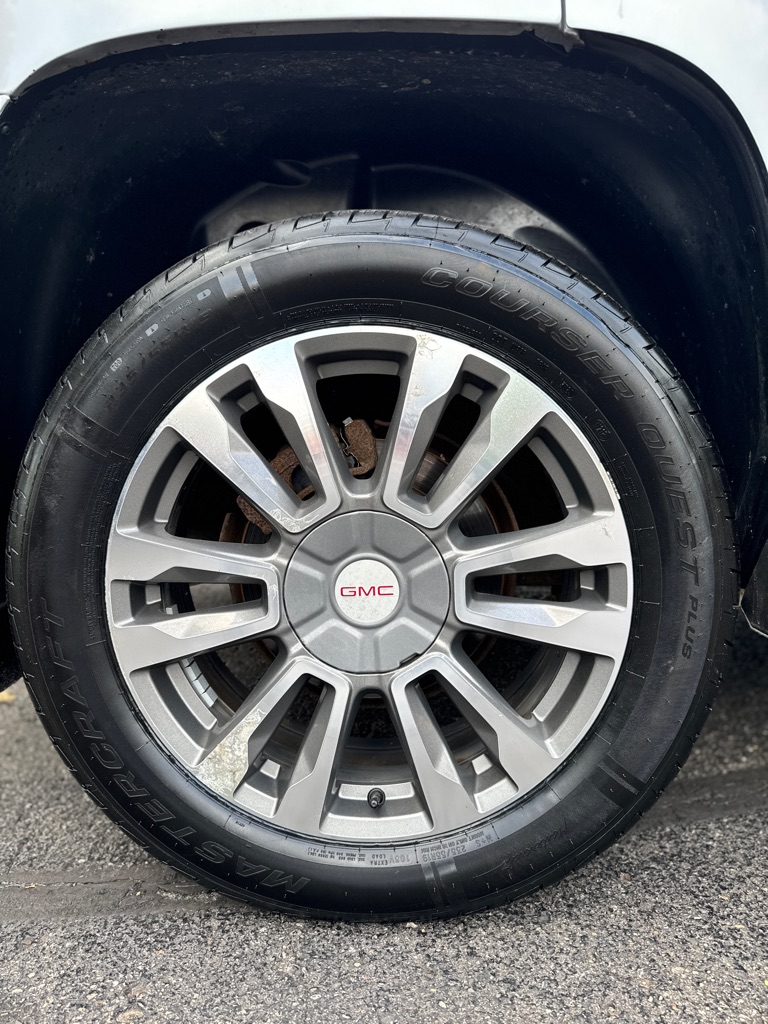 Photo 15 of this GMC TERRAIN