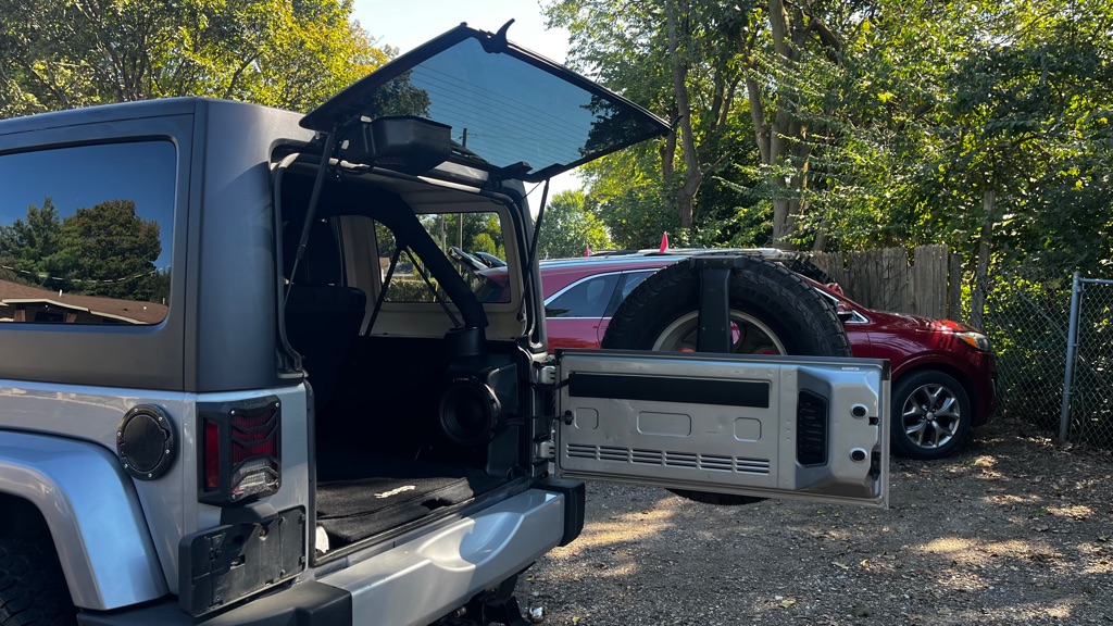 Photo 49 of this JEEP WRANGLER UNLIMI