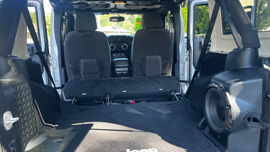 Photo 47 of this JEEP WRANGLER UNLIMI