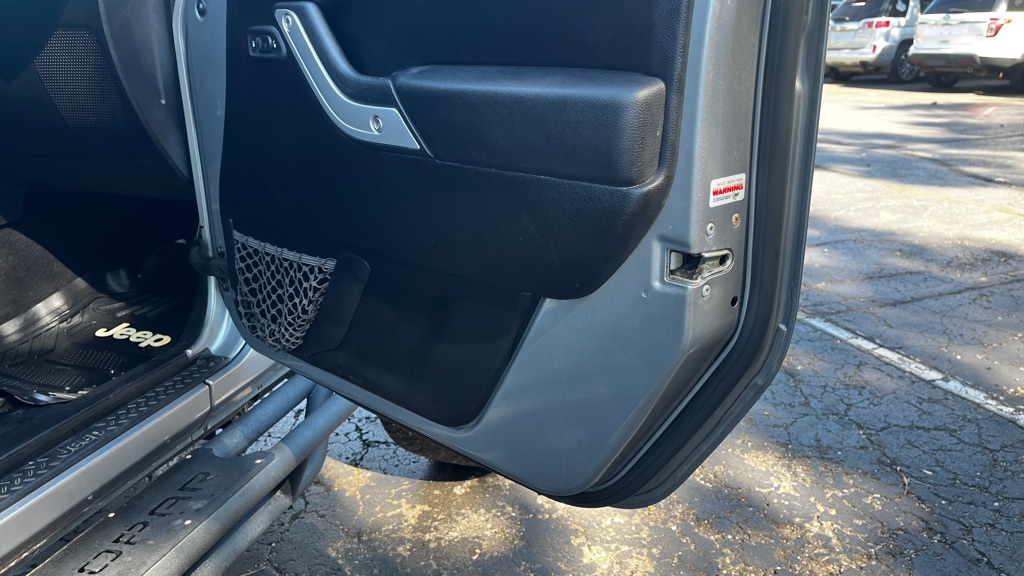 Photo 21 of this JEEP WRANGLER UNLIMI
