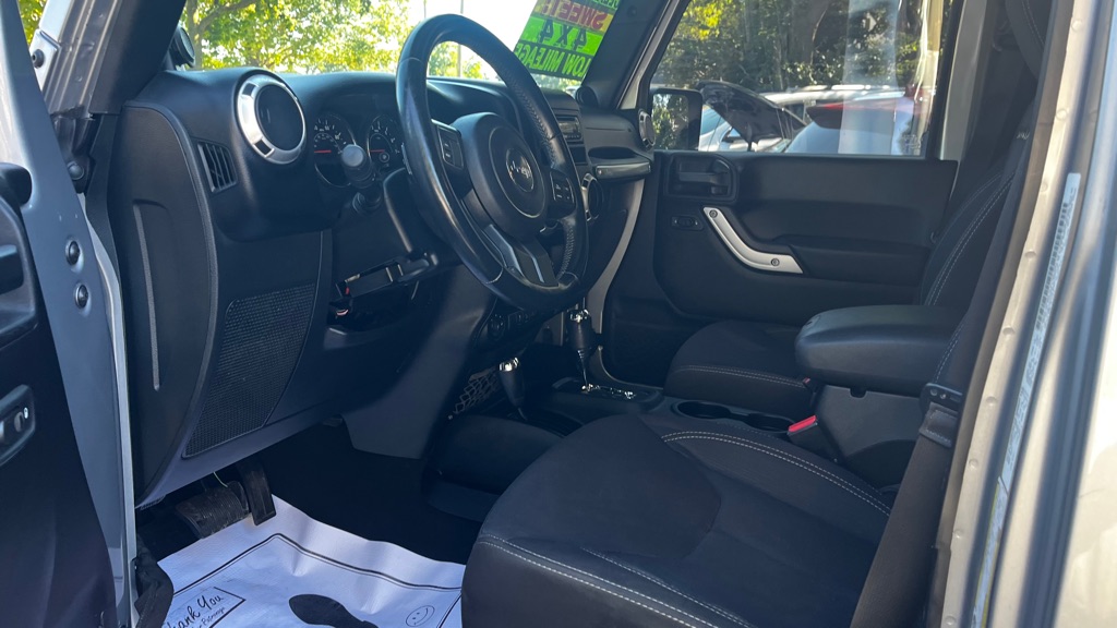 Photo 17 of this JEEP WRANGLER UNLIMI