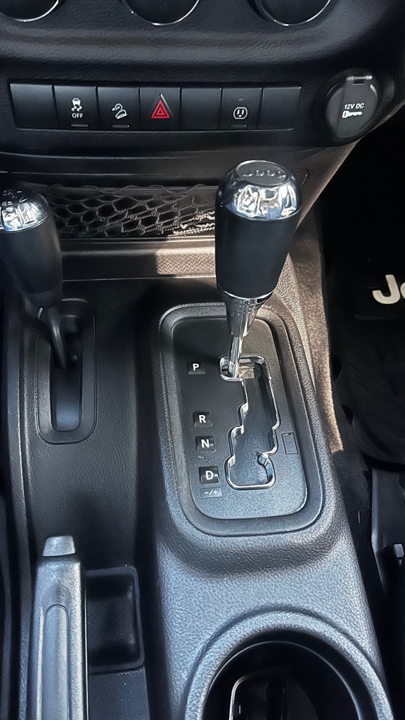 Photo 28 of this JEEP WRANGLER UNLIMI