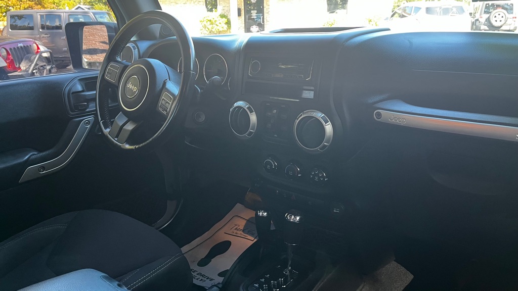 Photo 41 of this JEEP WRANGLER UNLIMI