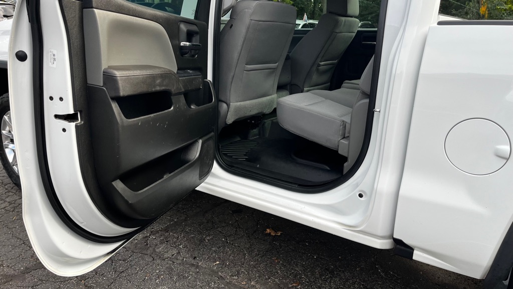 Photo 40 of this GMC SIERRA 1500
