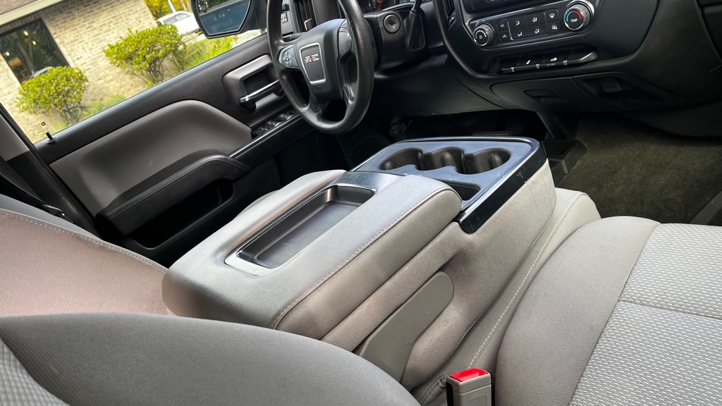 Photo 43 of this GMC SIERRA 1500