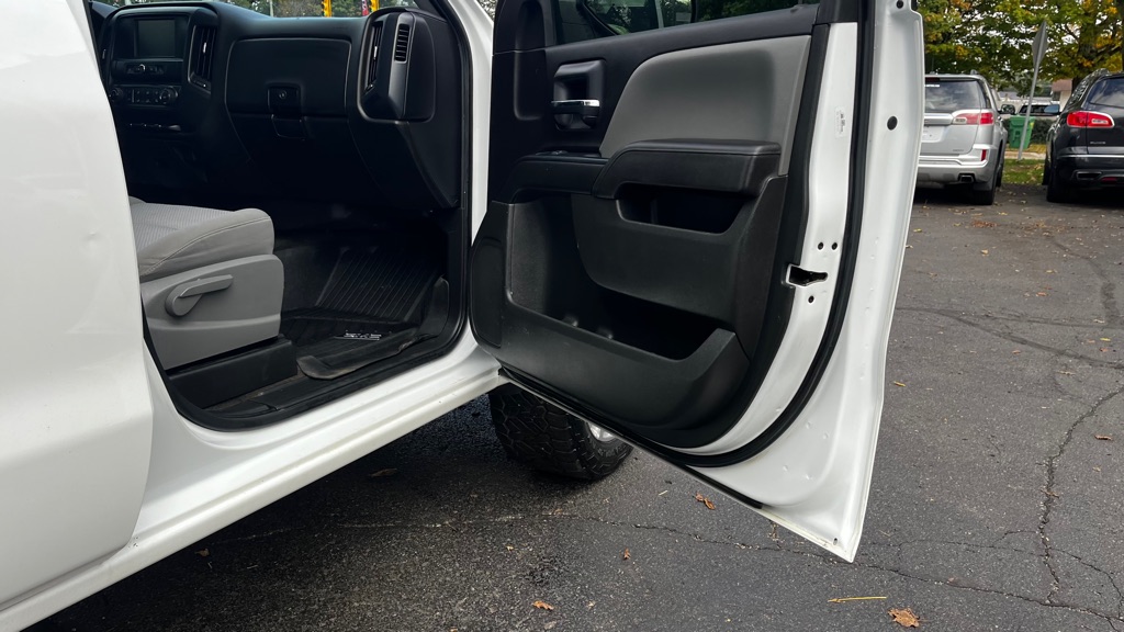 Photo 31 of this GMC SIERRA 1500