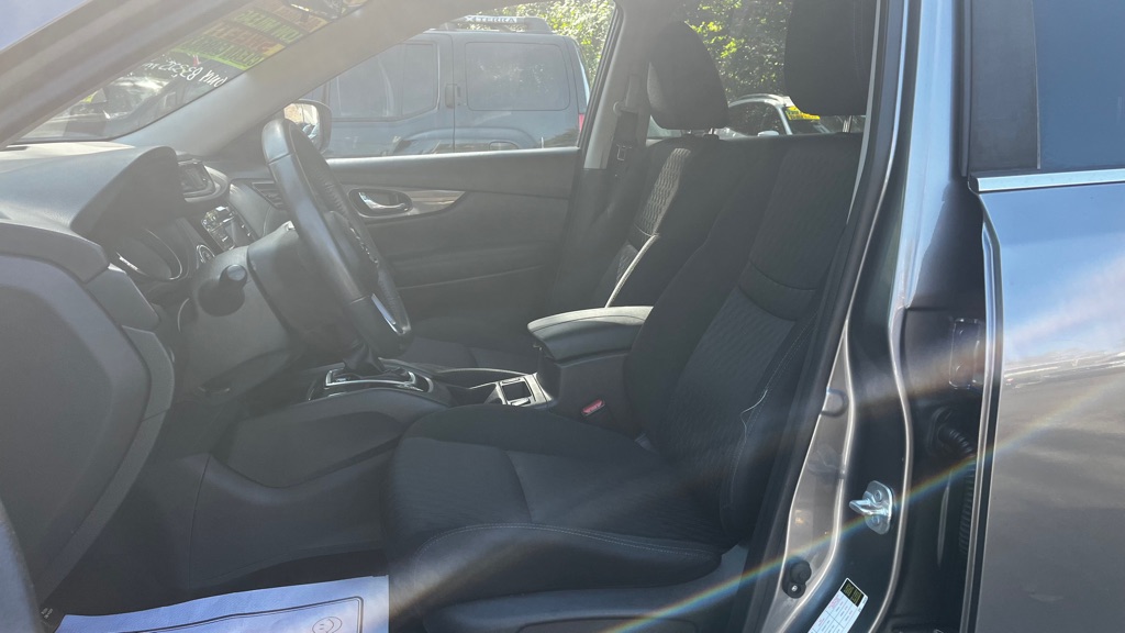 Photo 26 of this NISSAN ROGUE