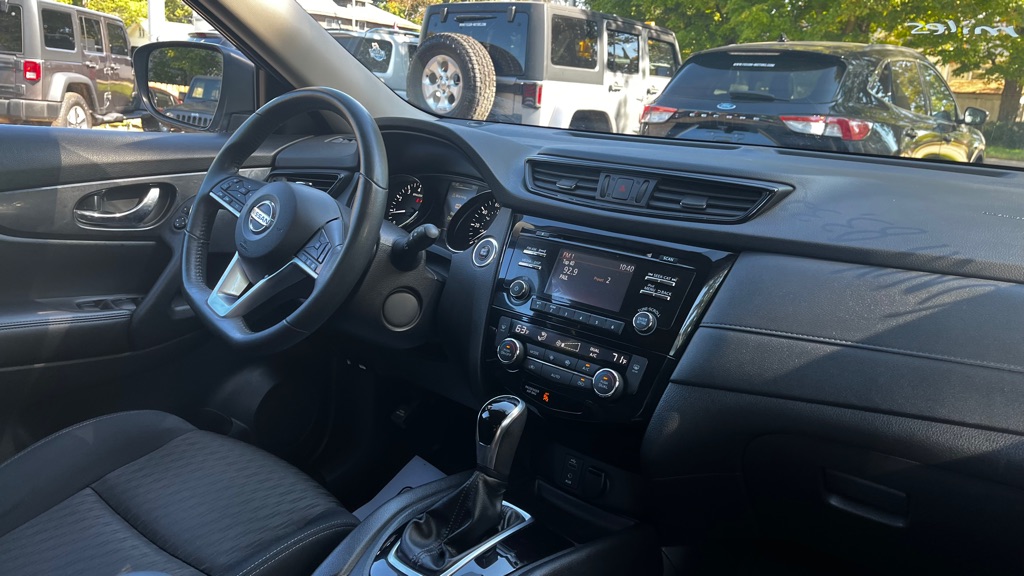 Photo 40 of this NISSAN ROGUE