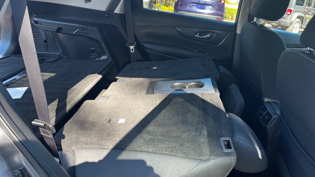 Photo 44 of this NISSAN ROGUE