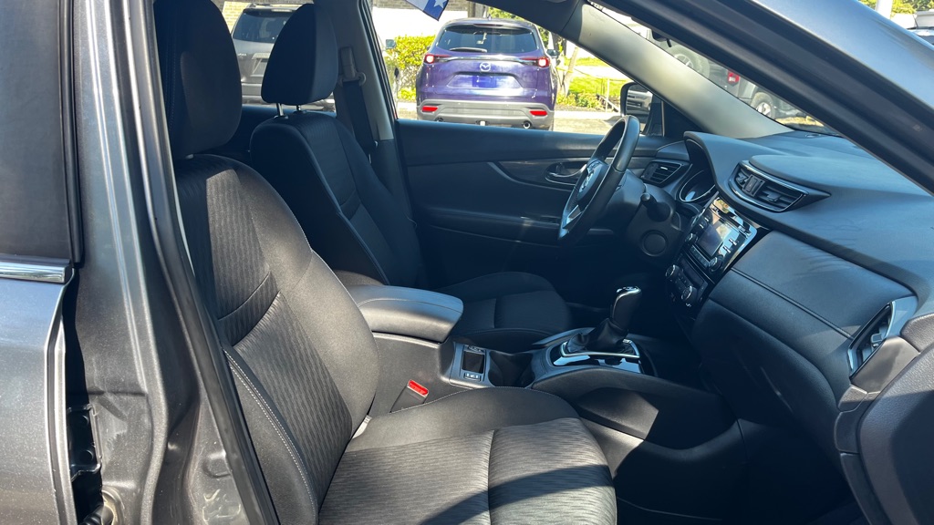 Photo 30 of this NISSAN ROGUE