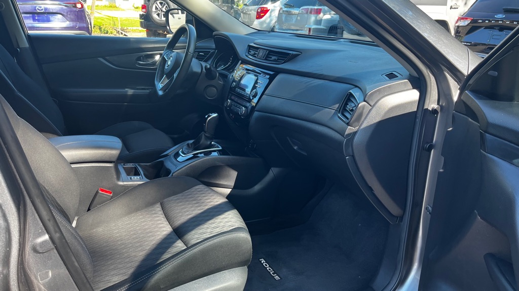 Photo 29 of this NISSAN ROGUE