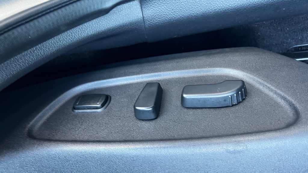 Photo 27 of this NISSAN ROGUE
