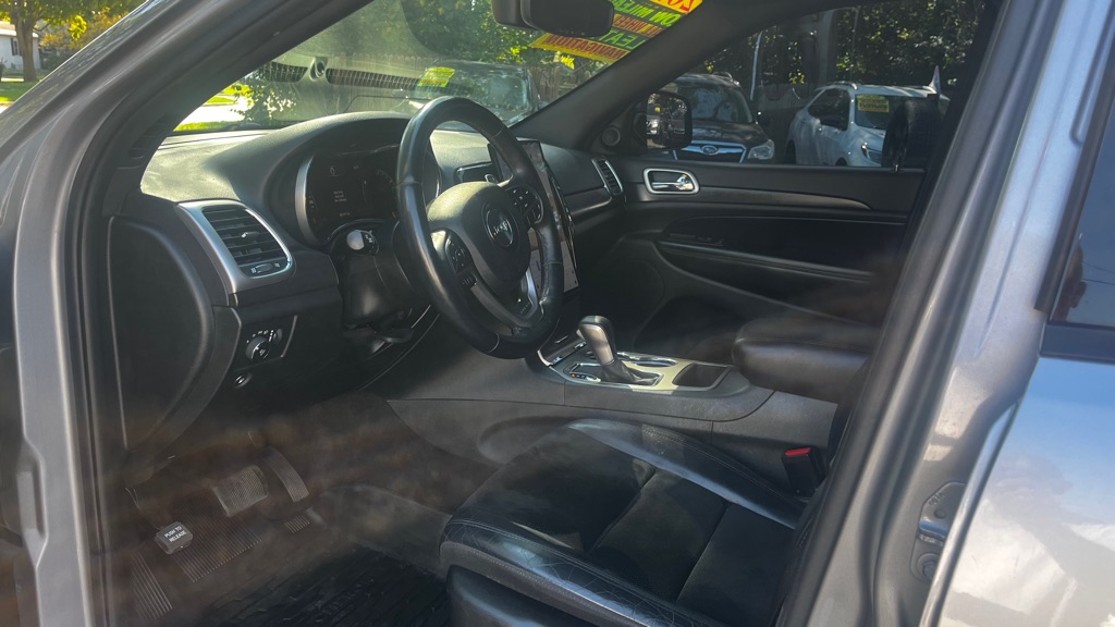 Photo 25 of this JEEP GRAND CHEROKEE