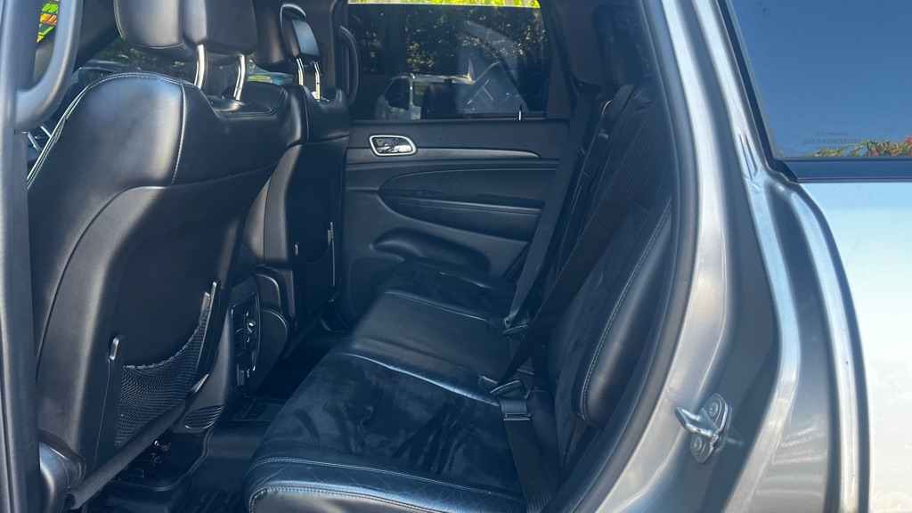 Photo 37 of this JEEP GRAND CHEROKEE