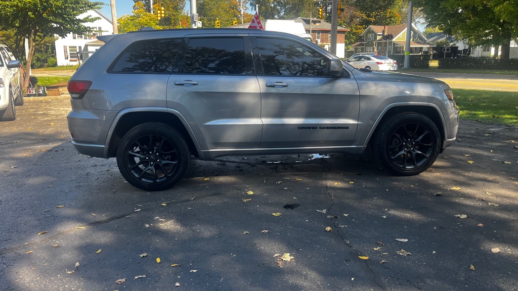 Photo 9 of this JEEP GRAND CHEROKEE