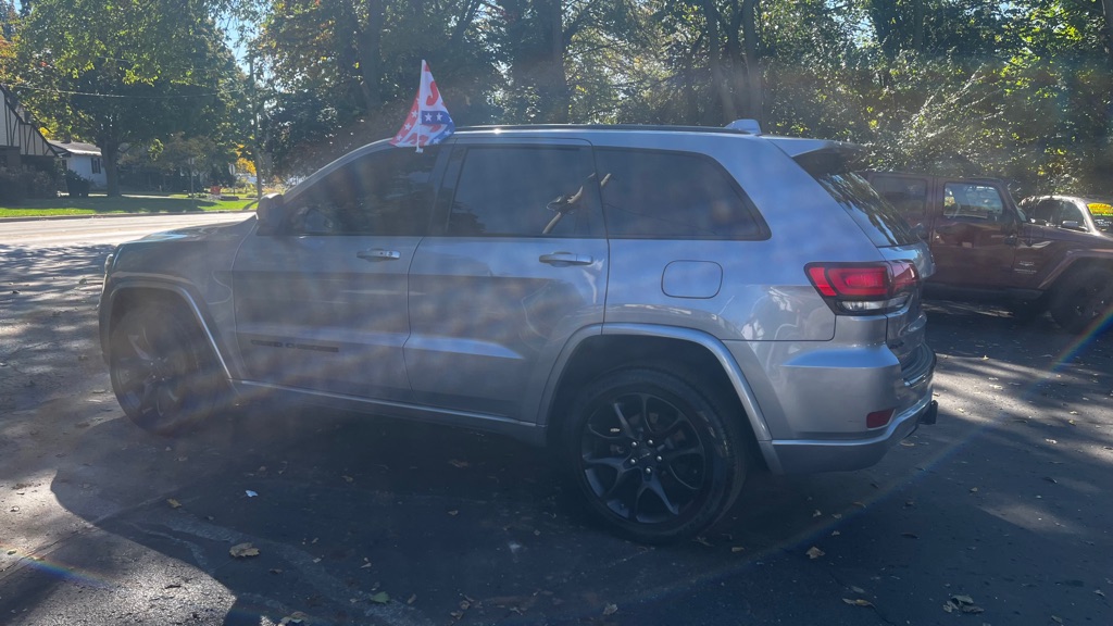 Photo 4 of this JEEP GRAND CHEROKEE