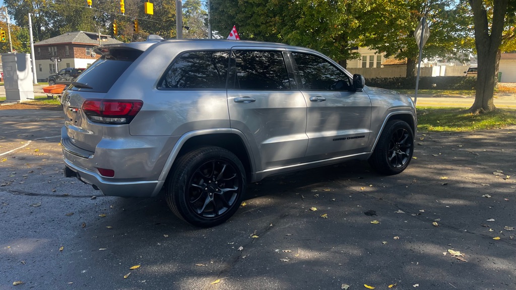 Photo 8 of this JEEP GRAND CHEROKEE