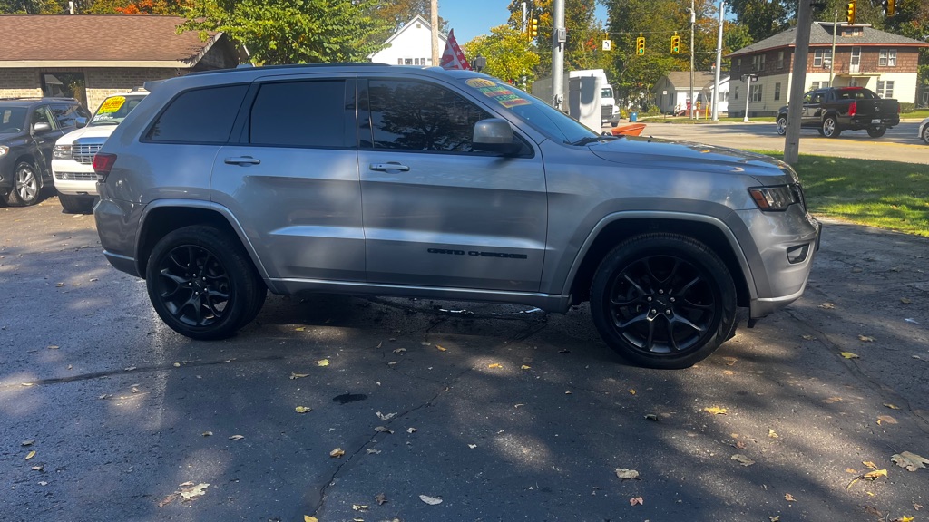 Photo 10 of this JEEP GRAND CHEROKEE