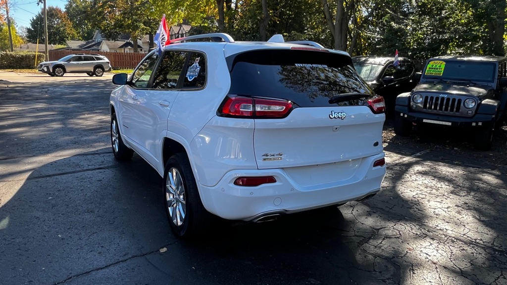 Photo 8 of this JEEP CHEROKEE