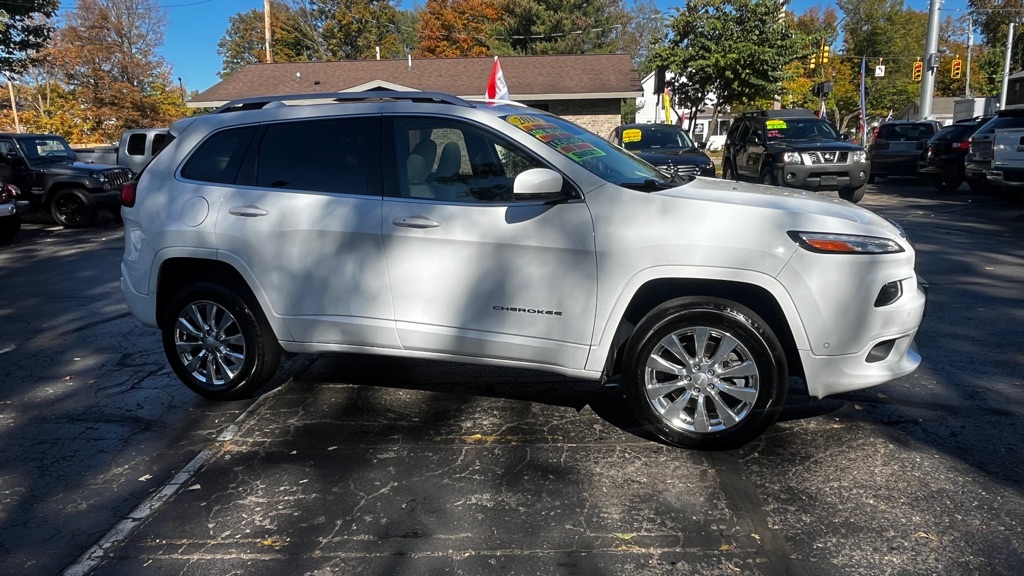 Photo 13 of this JEEP CHEROKEE