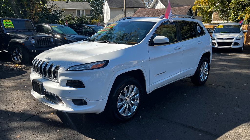 Photo 2 of this JEEP CHEROKEE