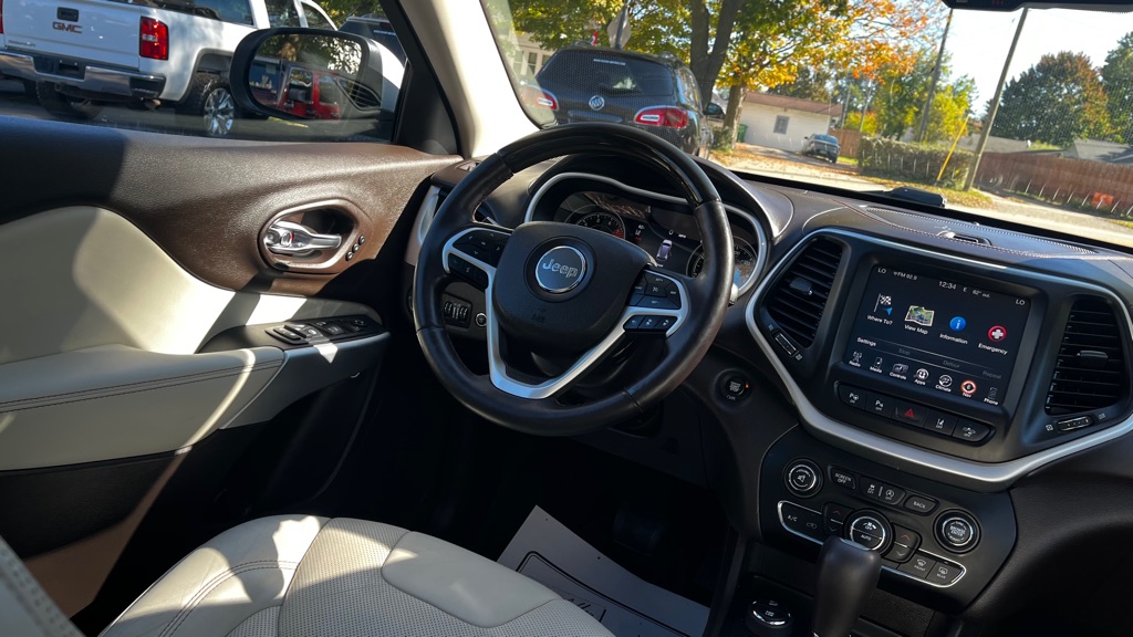 Photo 45 of this JEEP CHEROKEE