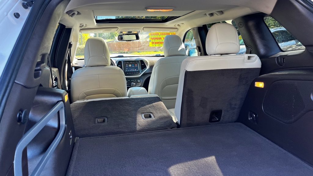 Photo 52 of this JEEP CHEROKEE