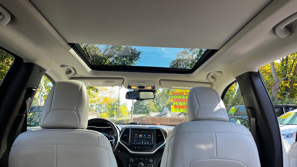 Photo 50 of this JEEP CHEROKEE
