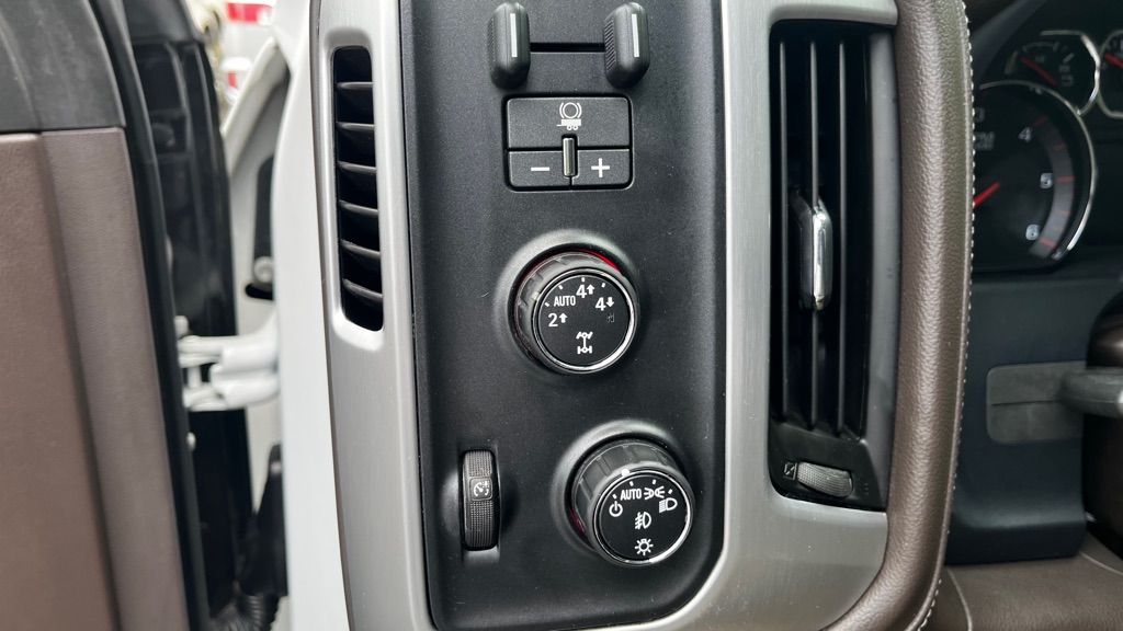 Photo 26 of this GMC SIERRA 1500