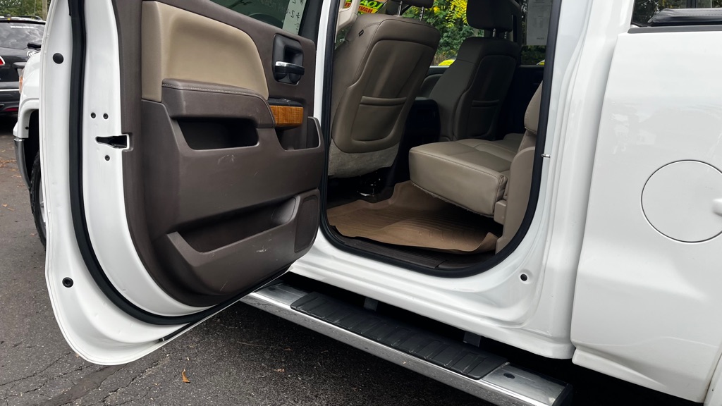 Photo 41 of this GMC SIERRA 1500