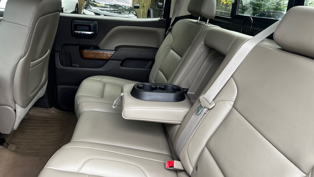 Photo 39 of this GMC SIERRA 1500