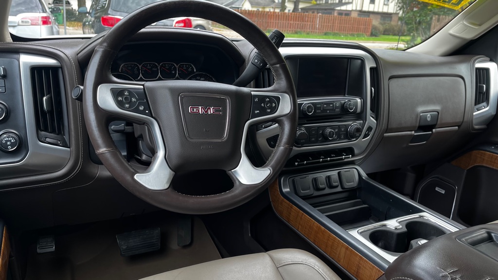 Photo 40 of this GMC SIERRA 1500
