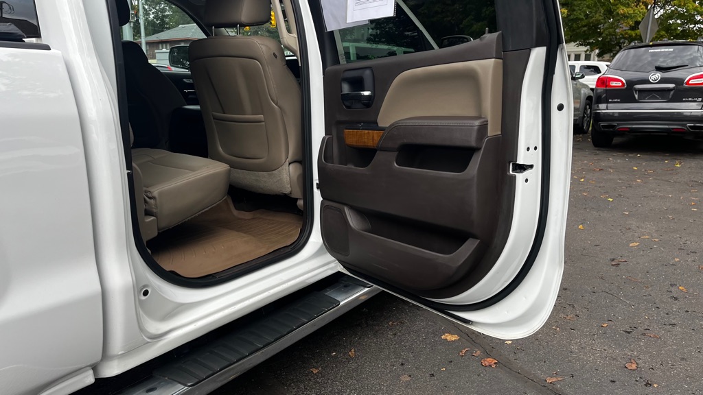 Photo 47 of this GMC SIERRA 1500