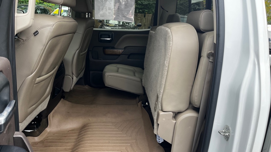 Photo 38 of this GMC SIERRA 1500