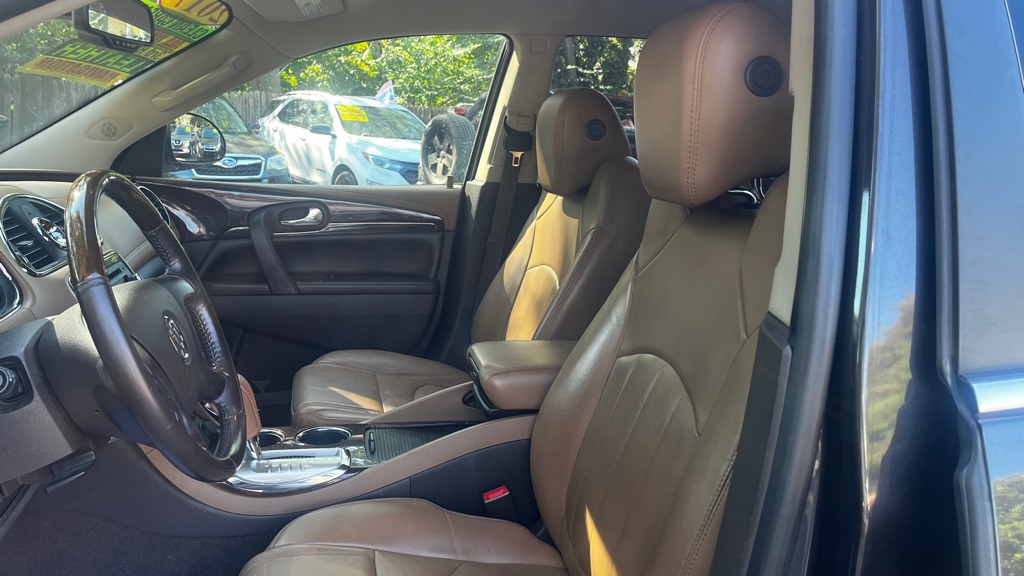 Photo 28 of this BUICK ENCLAVE