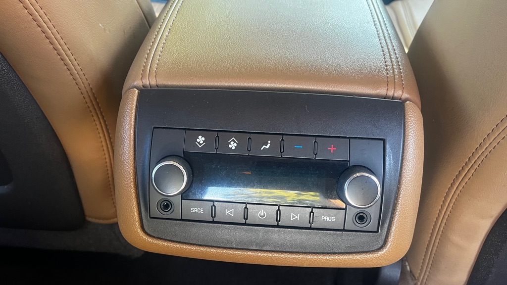 Photo 53 of this BUICK ENCLAVE