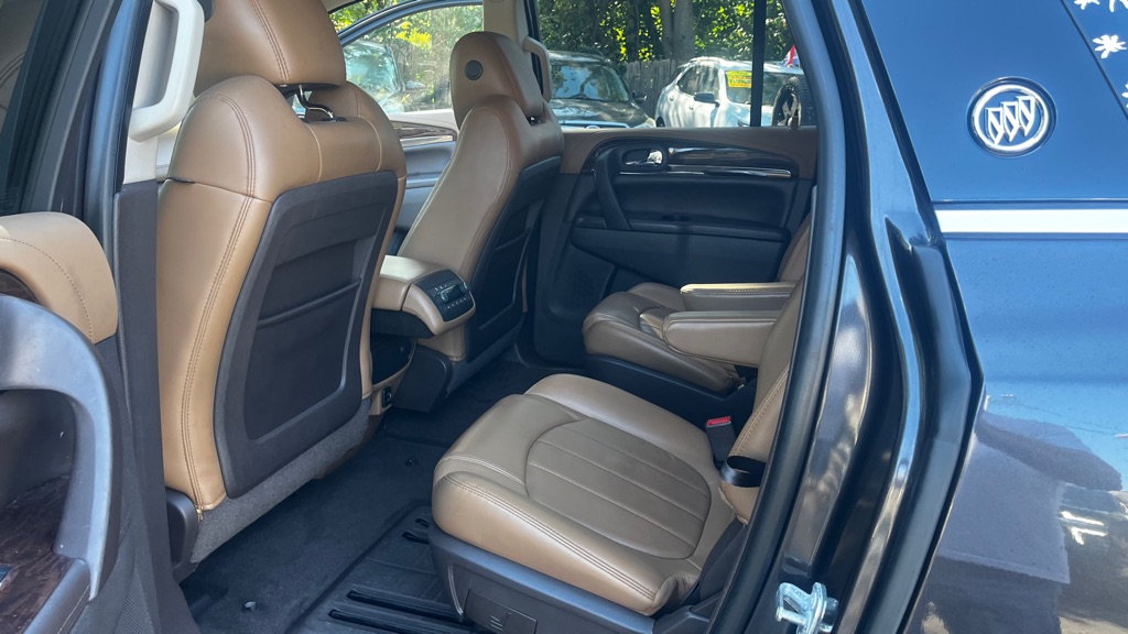 Photo 39 of this BUICK ENCLAVE
