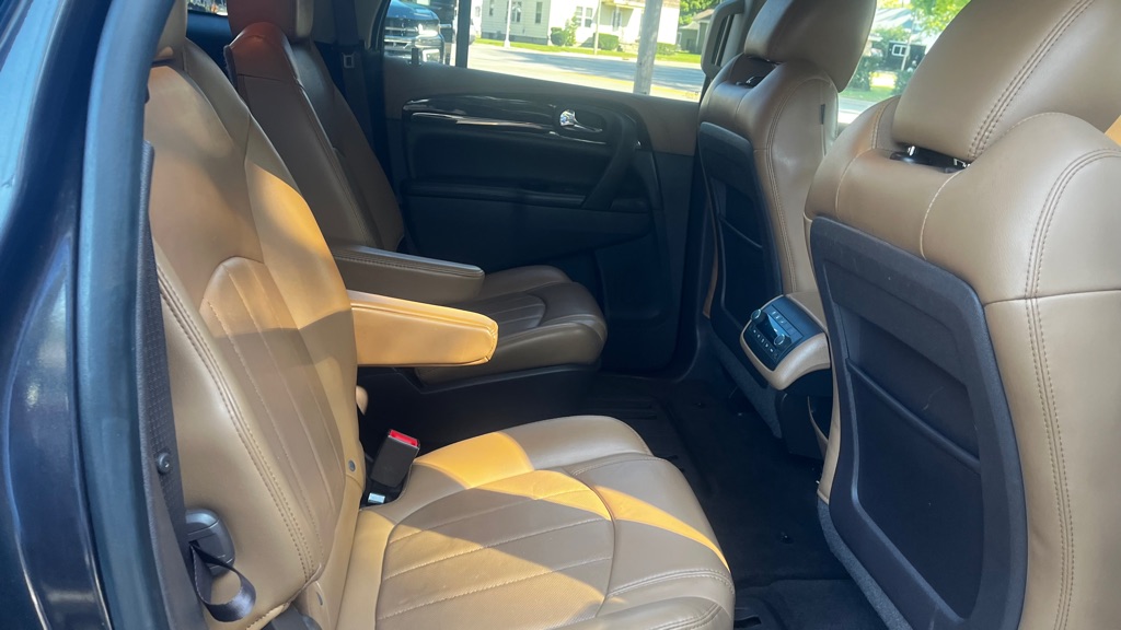 Photo 47 of this BUICK ENCLAVE